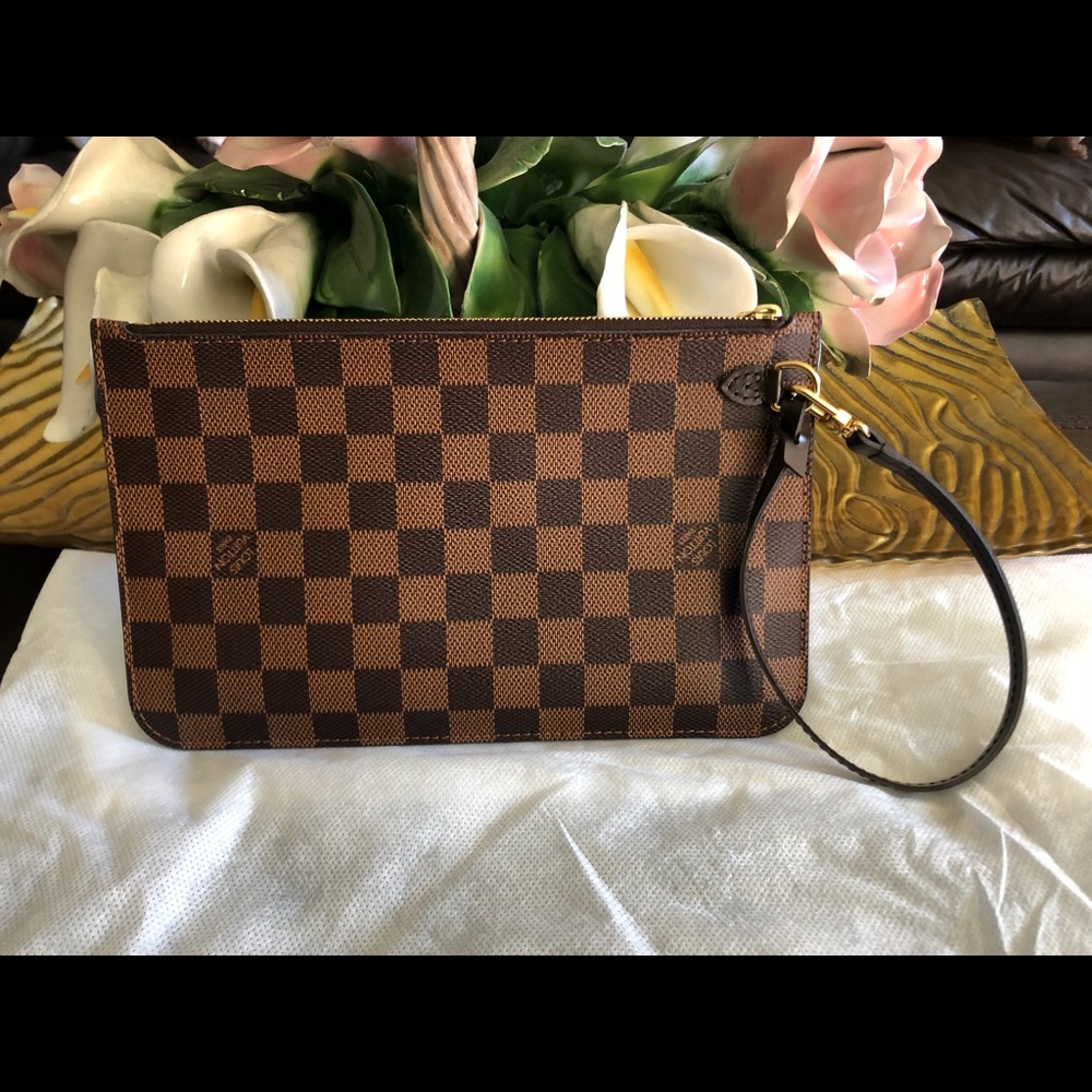 Authentic Louis  Vuitton Neverfull Pouch